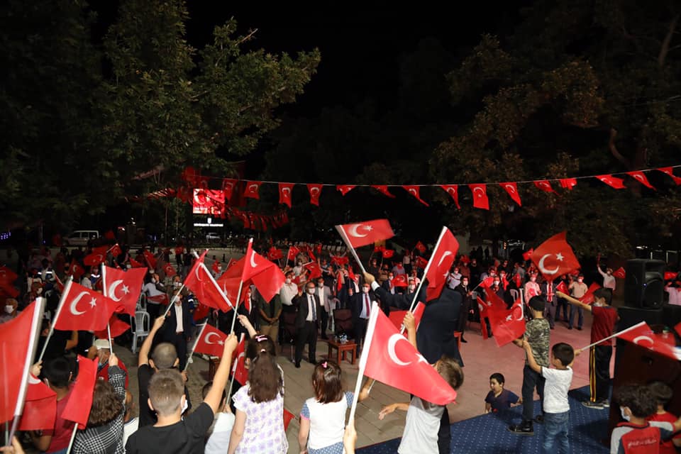 Atatürk Parkı’nda Demokrasi Nöbeti