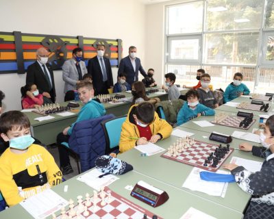 Çubuk’ta okullar arası satranç turnuvası başladı