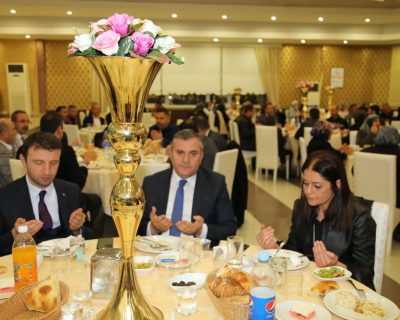 AK Parti Çubuk İlçe Teşkilatı iftar programı düzenledi